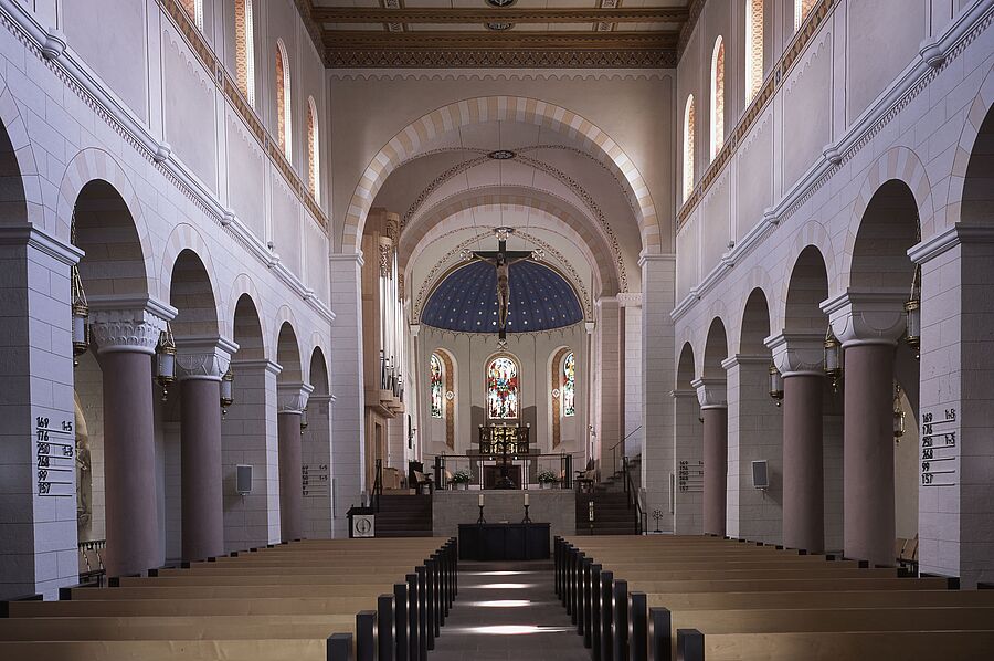 Innenansicht der Stiftskirche Bad Gandersheim