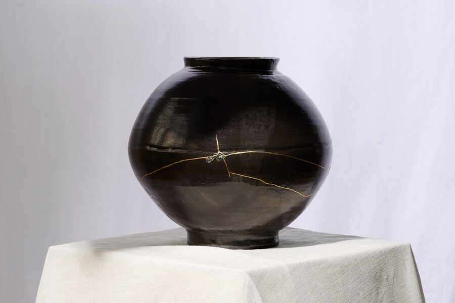 Soyeon An, ohne Titel, 2025, glasierte Keramik