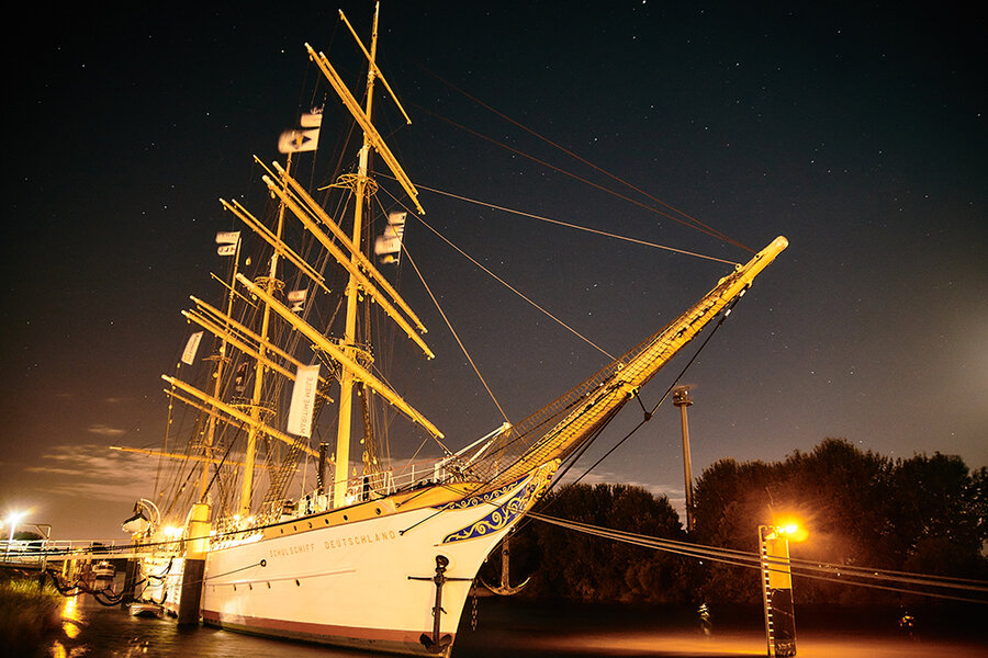 Das Schulschiff bei Nacht