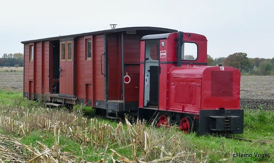 Deutsches Feld- und Kleinbahnmuseum - Außenansicht historische Bahn