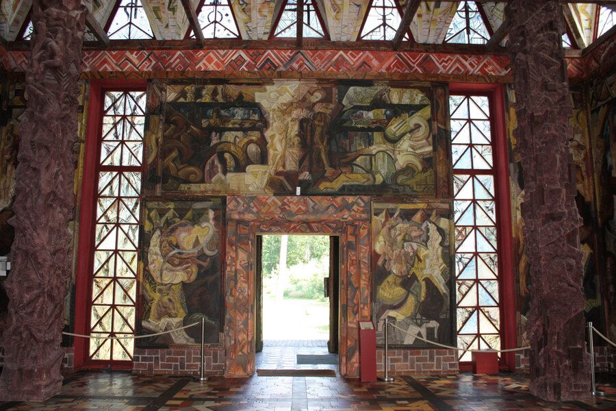 Der Kunsttempel der Kunststätte Bossard mit Blick von innen