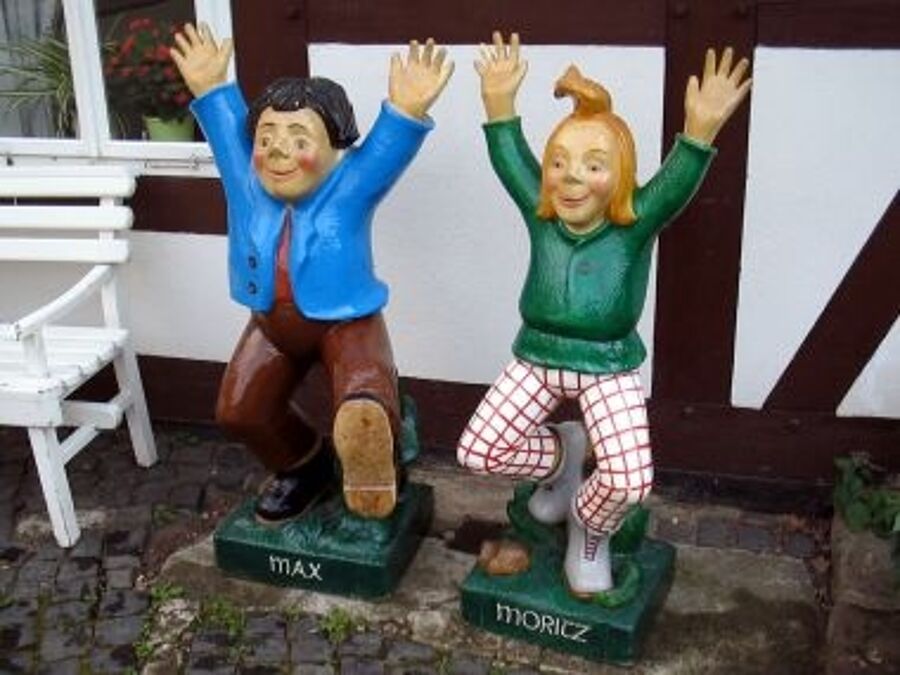Max und Moritz Skulpturen in der Wilhelm-Busch-Mühle