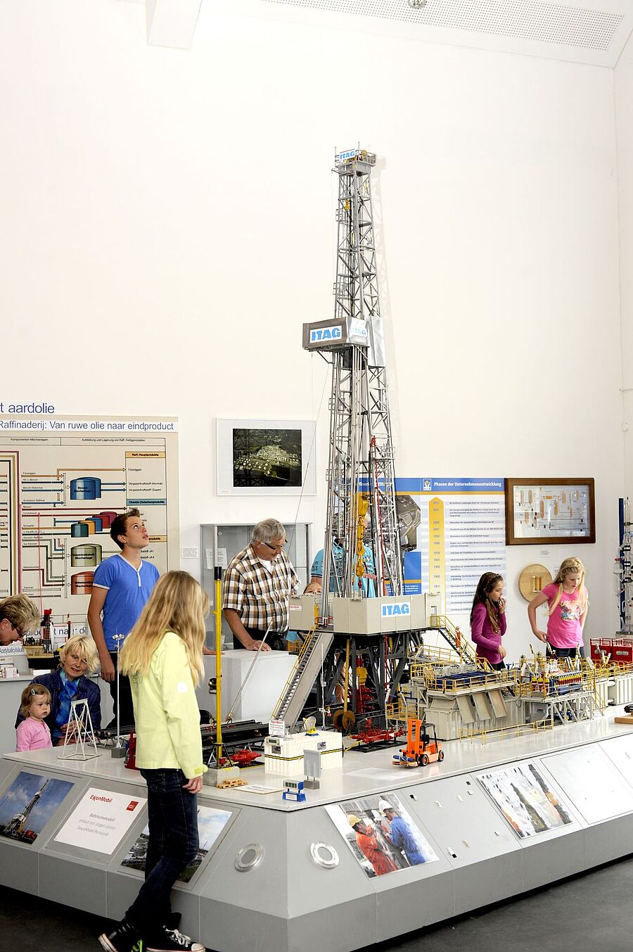 Original eines Bohrturms im Massstab 1:16 im Erdöl-Erdgas-Museum Twist