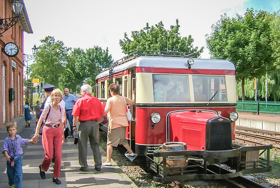 Der Wismarer Schienenbus T41 im Bahnhof Bruchhausen-Vilsen