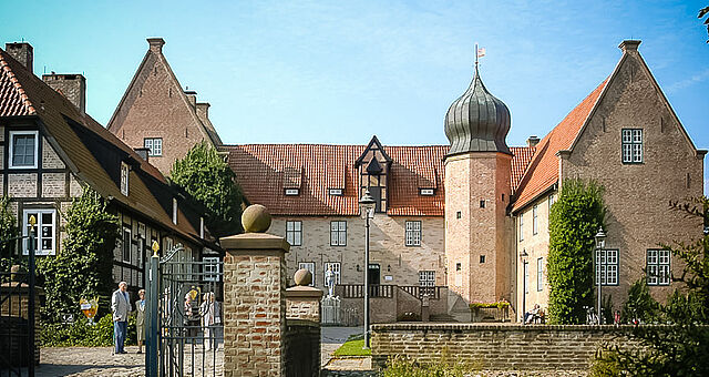 Außenansicht der Burg Bederkesa