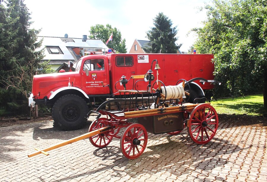 Historischer Tanklöschwagen der freiwilligen Feuerwehr 