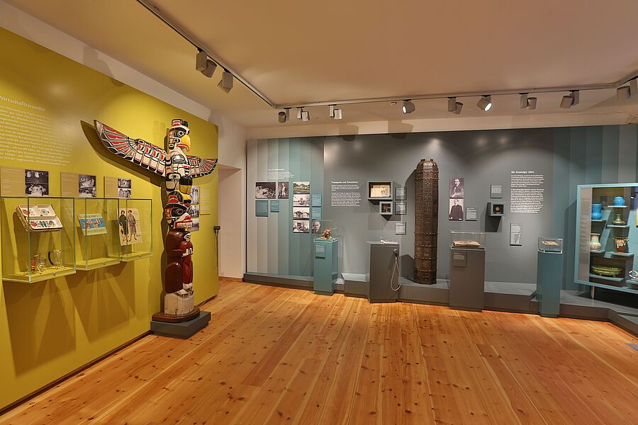 Blick in die Ausstellung im Museum Bückeburg