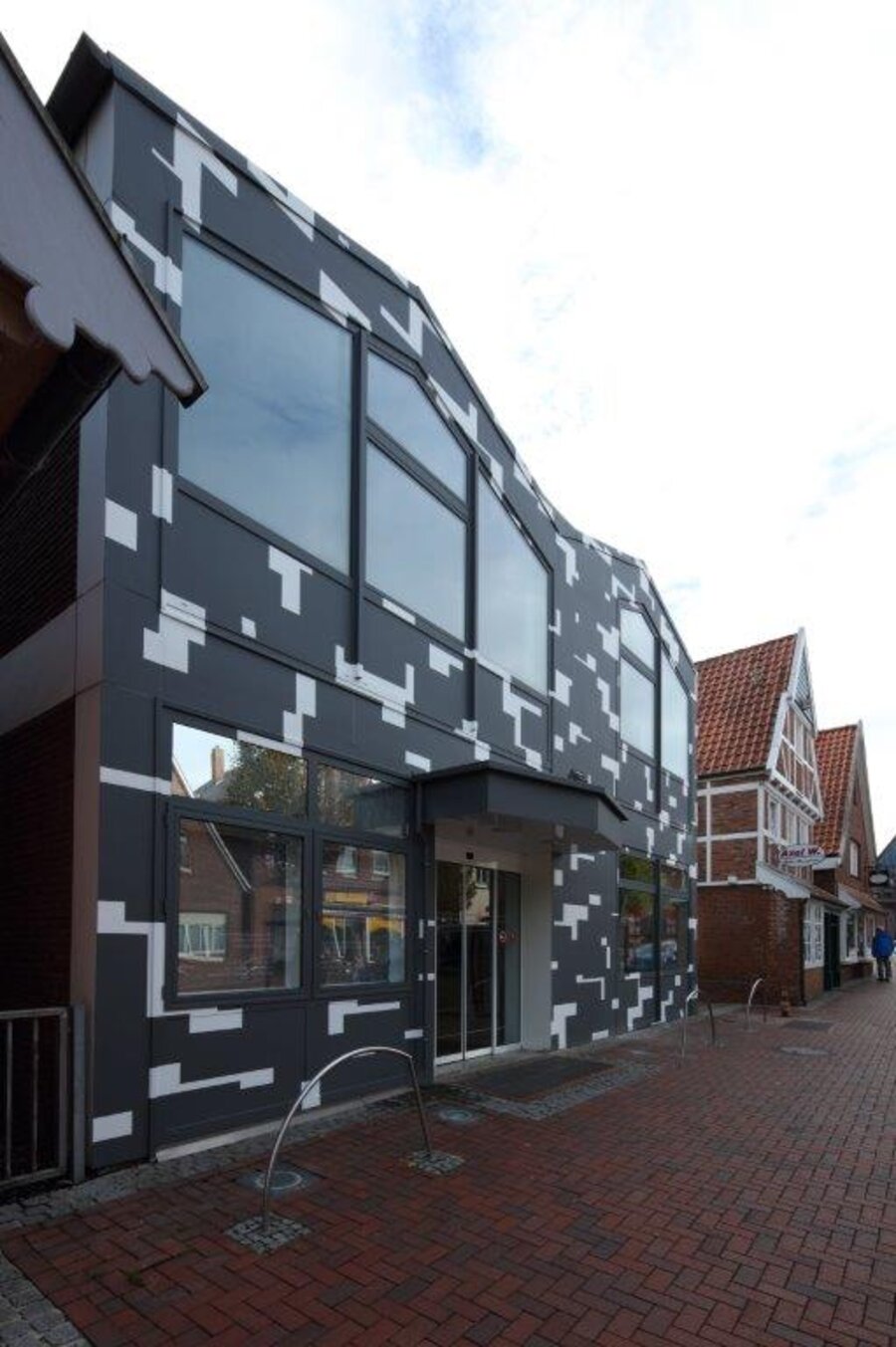 Fassade Esther Stocker - Außenaufnahme Museum gegenstandsfreier Kunst