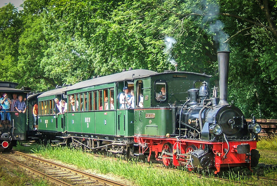Zug mit Lokomotive FRANZBURG - Baujahr 1894