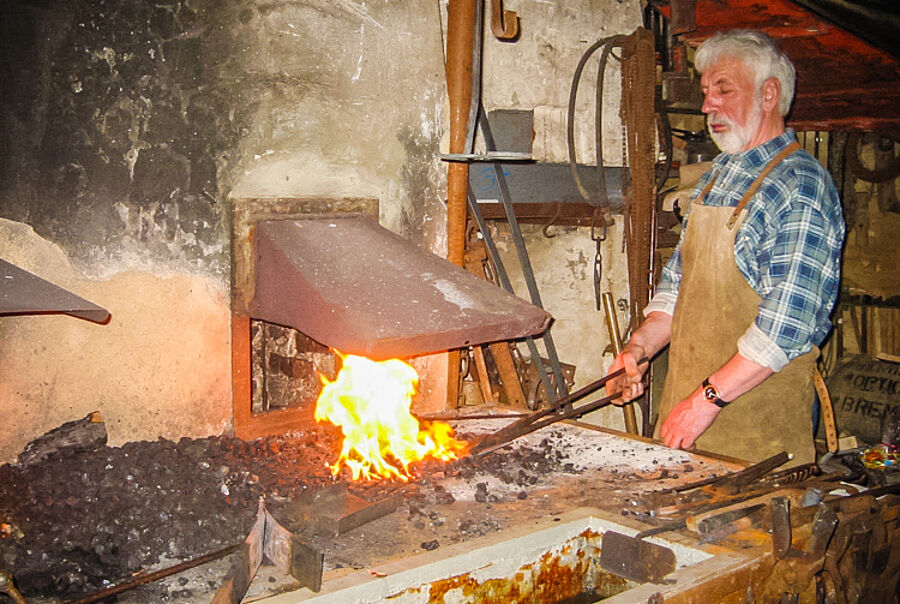 Das "Herz" der Hufschmiede: die Esse - Hufschmiedemuseum