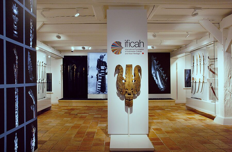 Ausstellung: "Die Verwandtschaft im Nacken" - Museum IFICAH 