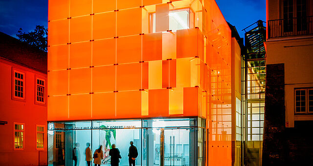 Kunstmuseum Celle, Foyer bei Nacht, Außenaufnahme