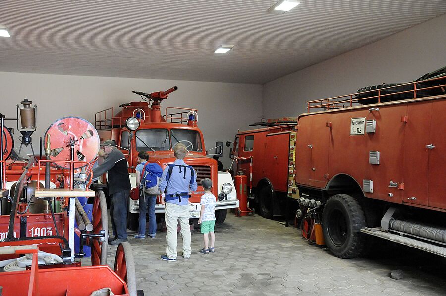 Historische Feuerwehrfahrzeuge im Feuerwehrmuseum Marxen