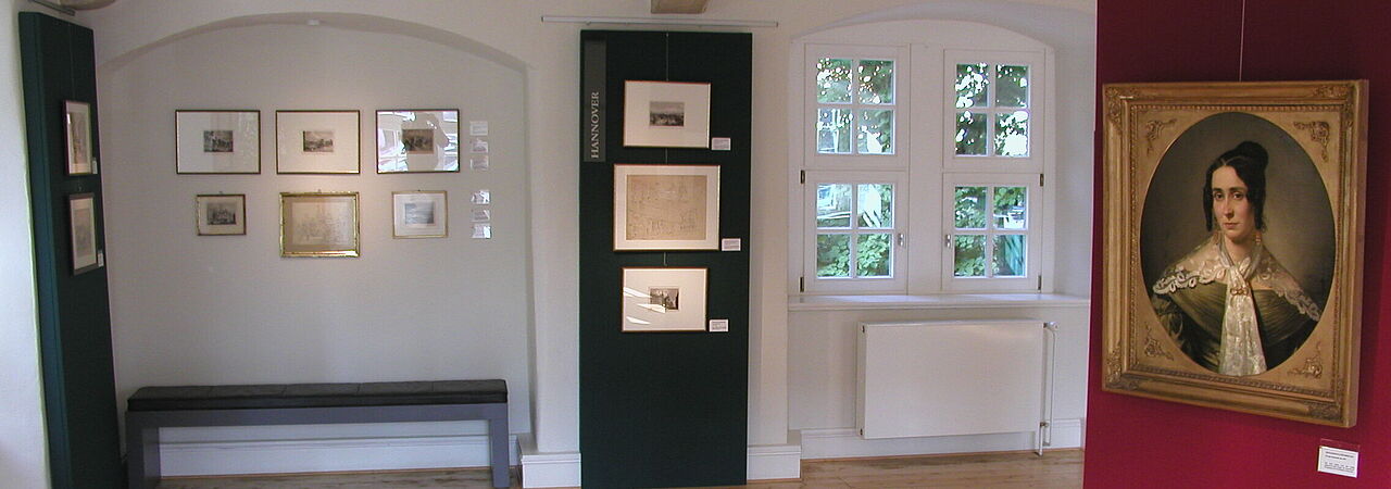 Blick in die Ausstellung "Georg Osterwald", Foto: Die Eulenburg - Museum Rinteln Blick in die Ausstellung "Georg Osterwald"