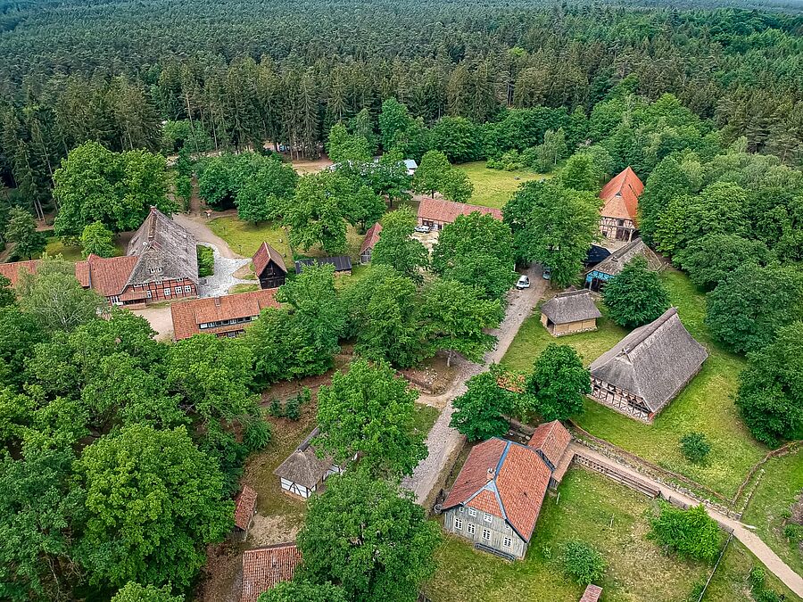 Luftaufnahme des Museumsdorfes Hösseringen