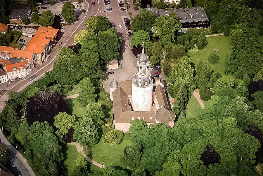 Luftbildaufnahme des Schlosses Jever