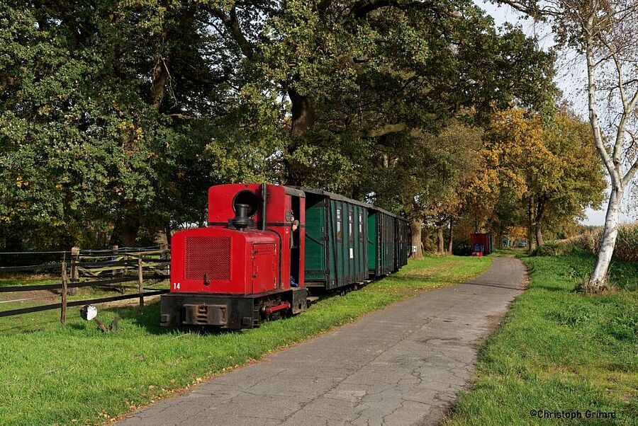 Deutsches Feld- und Kleinbahnmuseum - Außenansicht historische Bahn