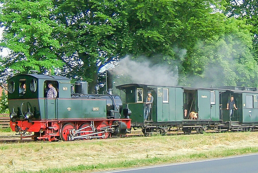 Dampfzug des DEV mit der Lokomotive HOYA, Baujahr 1899