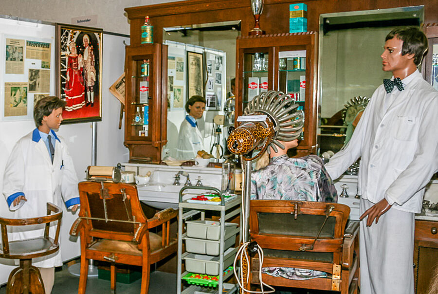 Friseur Salon für Damen und Herren als AUsstellungsraum im Museum des Handwerks