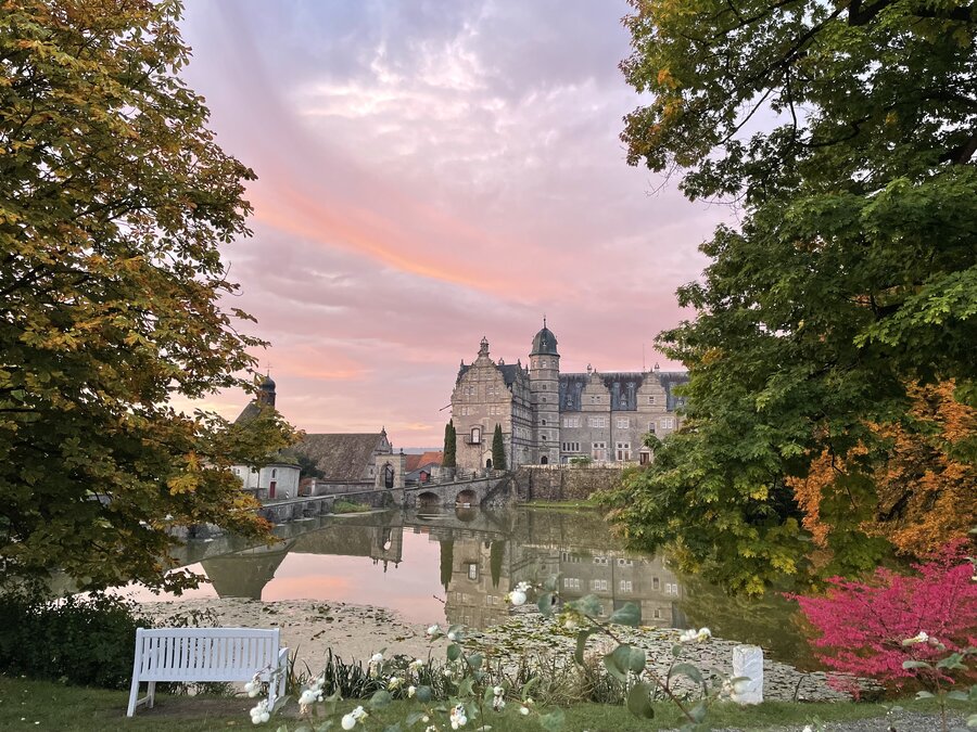 Farbenpracht am Schloss Hämelschenburg