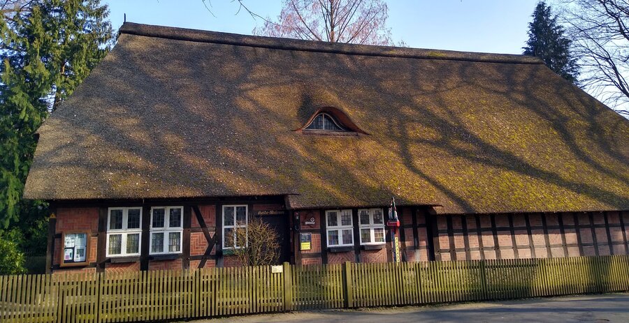 Frontansicht Heidemuseum, Foto: Heidemuseum Rischmannshof