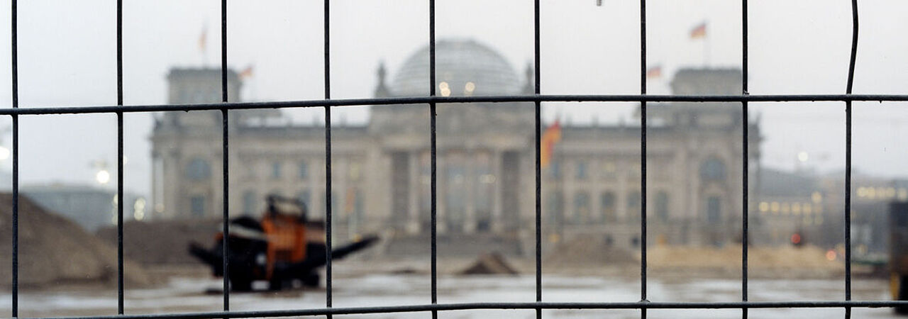 Reichstagsgelände, Berlin © Pia Malmus Reichstagsgelände Berlin hinter Zaun