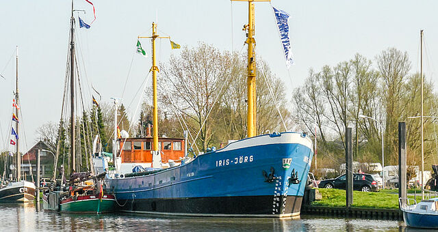 Schiff IRIS-JÖRG im Hafen