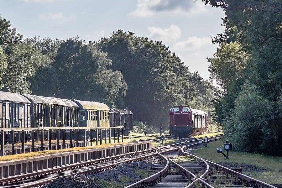 Einfahrt in den Bahnhof Bederkesa