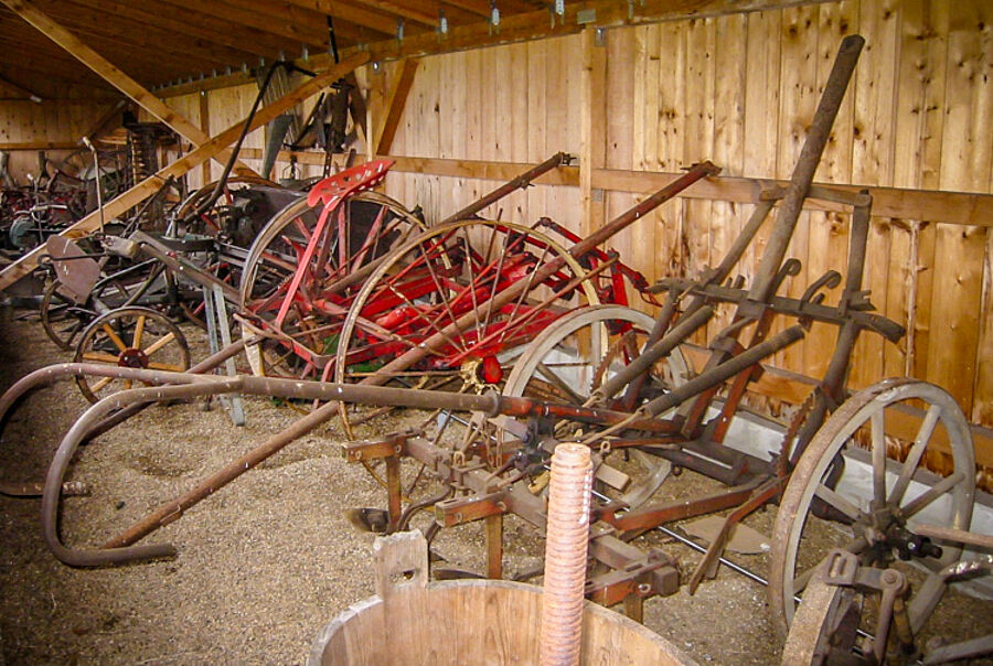 Landwirtschaftliche Geräte und Maschinen aus dem vorigen Jahrhundert - Hufschmiedemuseum