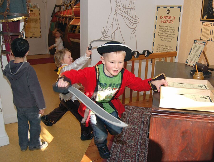 Kinder in der Ausstellung - MitMachMuseum miraculum