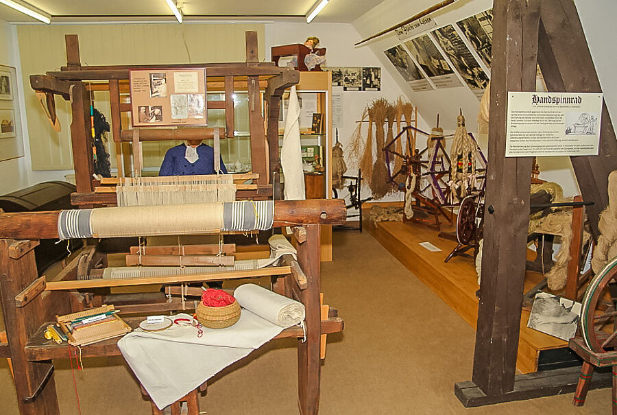 Ausstellung vom Flachs zum Leinen im Heimatmuseum Auetal