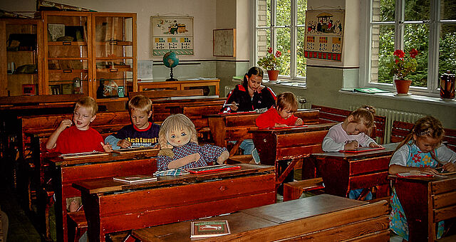 Blick in den Klassenraum des Schulmuseums Alte Dorfschule 