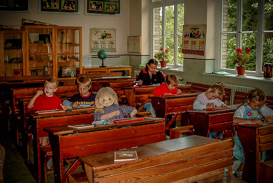 Blick in den Klassenraum des Schulmuseums Alte Dorfschule 