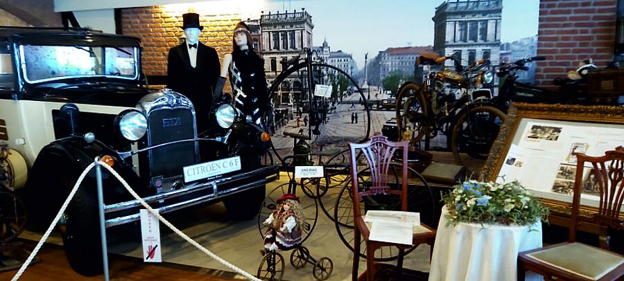 Blick in das Café des Nostalgie Museums