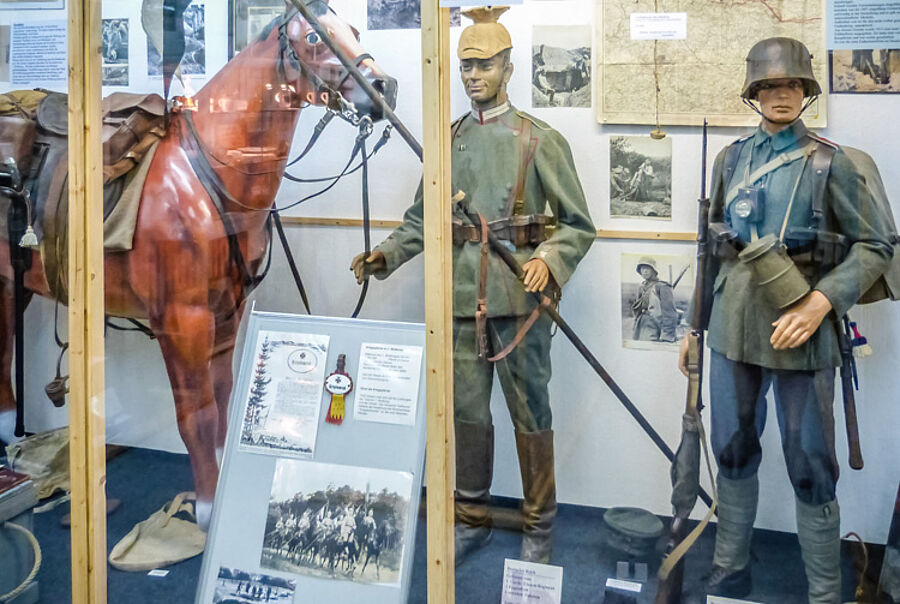 Blick in die Ausstellung des Militärhistorischens Museums „Alter Flakleitstand"